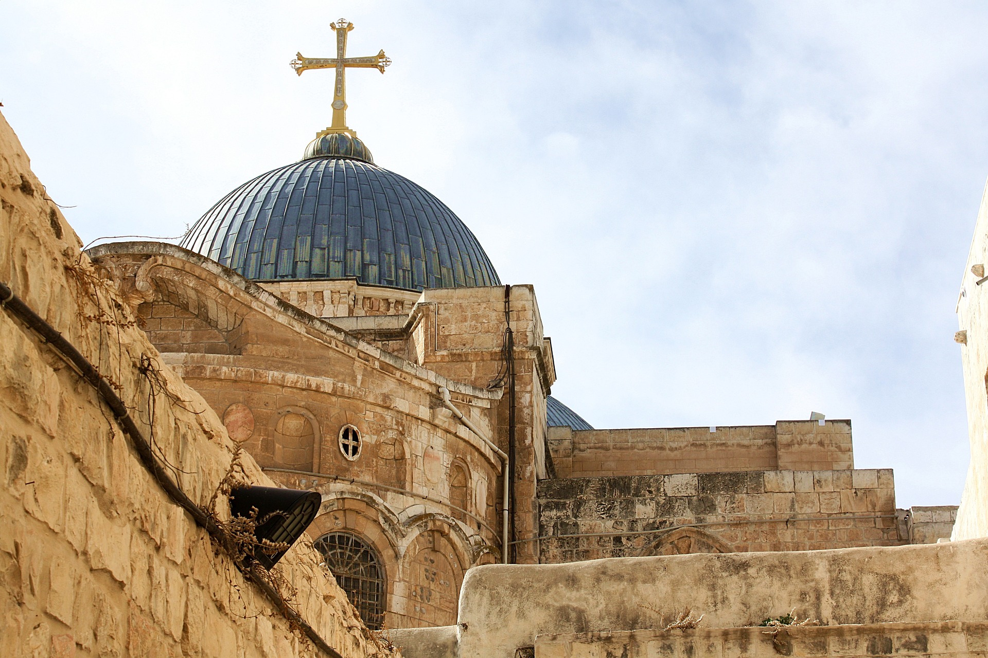 basilica-of-the-holy-sepulchre-2070814_1920